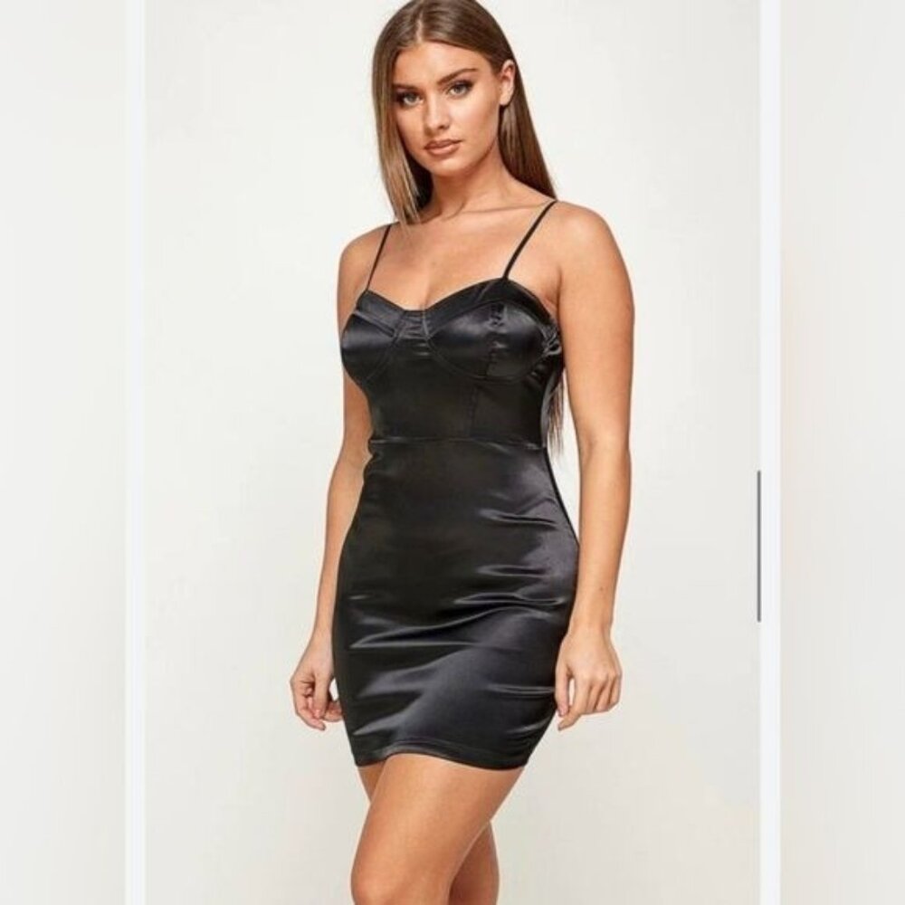 Popular 21 sleeveless black mini dress